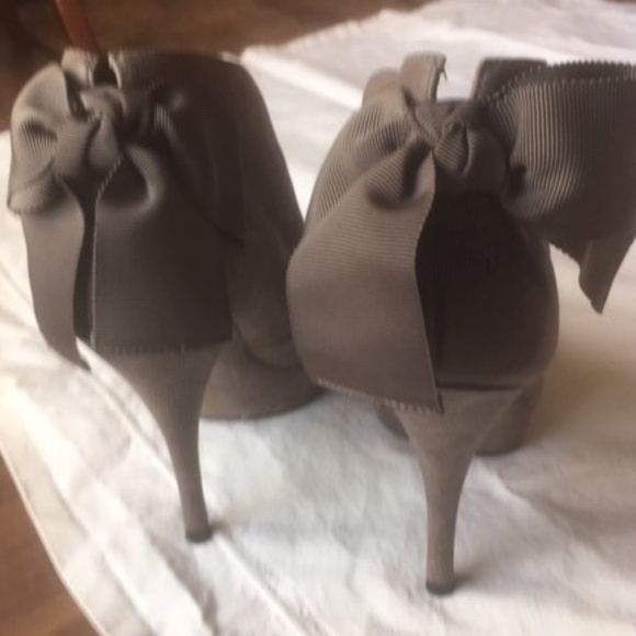 Vera Wang Open Toe Platform Booties - Taupe - Picture 2 of 3